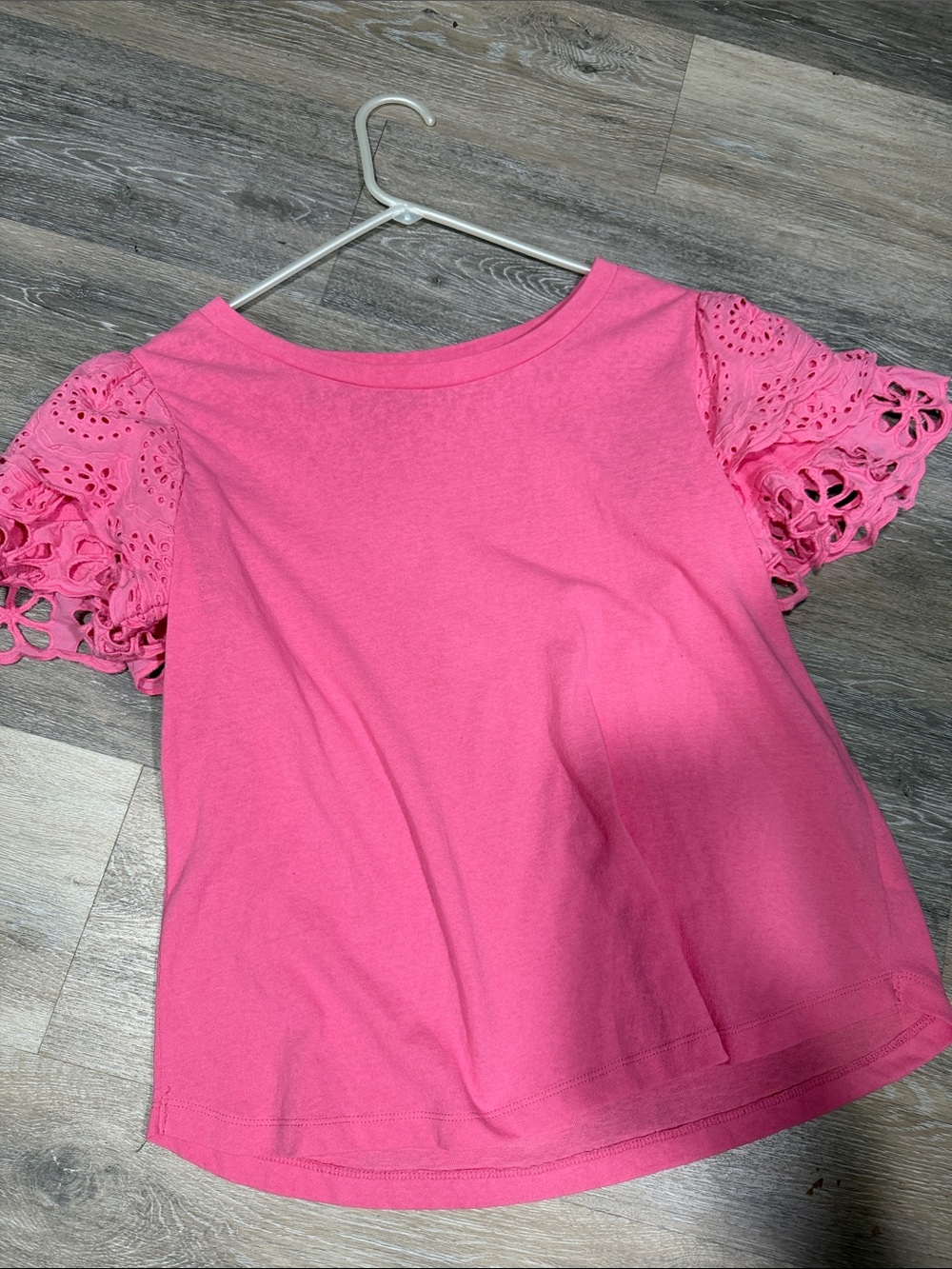Women’s Eyelet Lace Sleeve Short Sleeve Top in Pink
